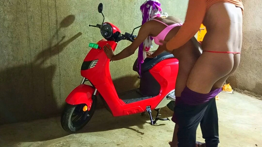 Shemale Dances On Electric Scooter In Her Own Home And Gets Her Ass Fucked By Her Boyfriend – Bhojpuri Dance – Hindi Voice